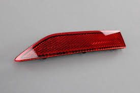 8W0945104B BUMPER REFLECTOR- INNER, RH (PASSENGER SIDE) OEM auto part