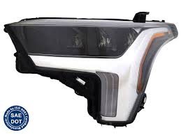 811600C230 LAMP, LH (DRIVER SIDE)- LED- W/ HALOGEN SIGNAL- W/ SATIN CHROME INSERT OEM auto part