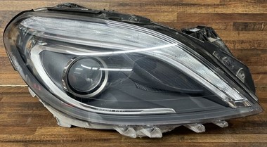 2468200561 LAMP ASSEMBLY, LH (DRIVER SIDE)- HALOGEN OEM auto part
