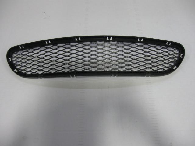 51117198906 BUMPER GRILLE CENTER- PRIMED- BLACK Plan Image
