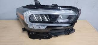 8111004300 LAMP ASSEMBLY, RH (PASSENGER SIDE)- Plan Image