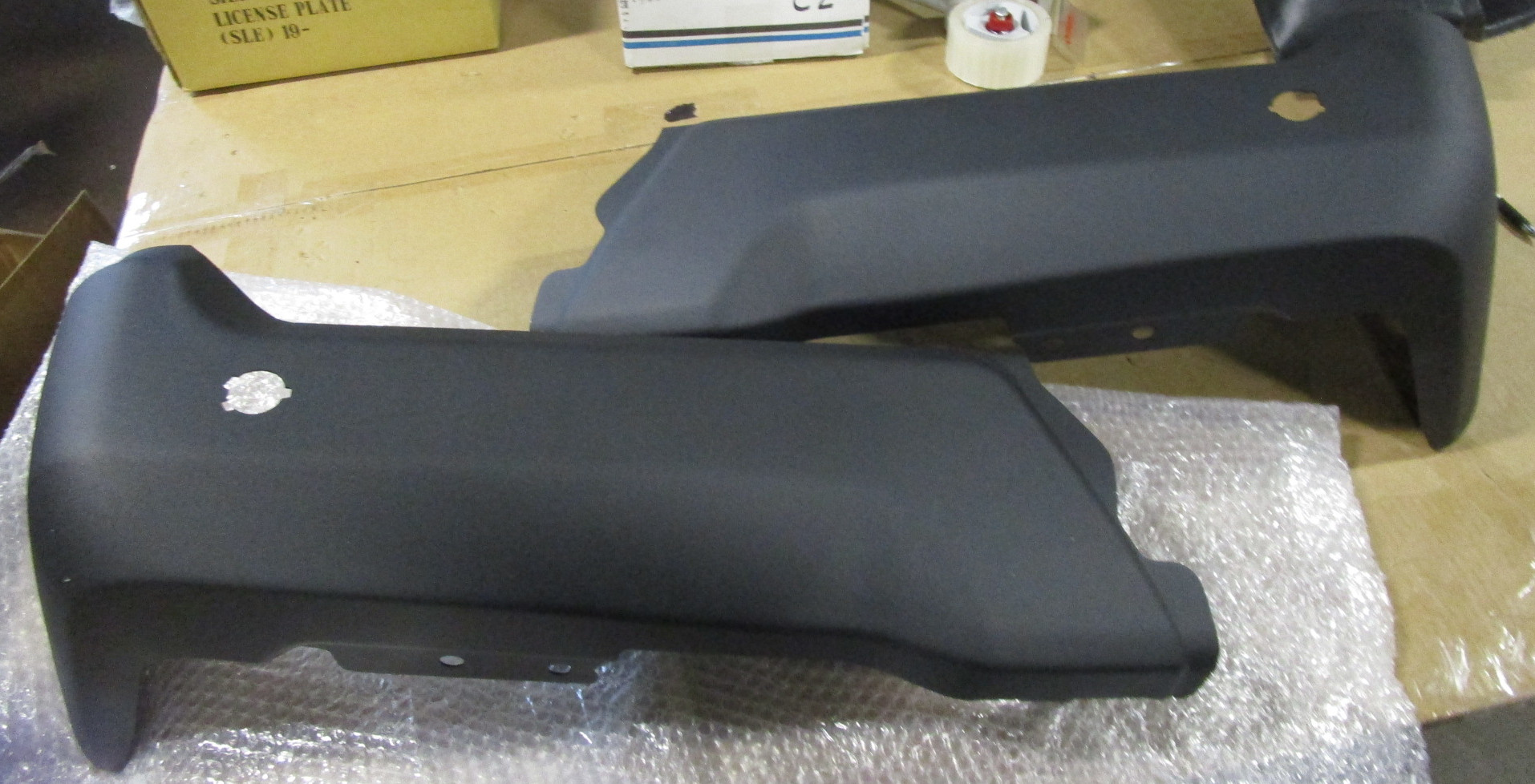HC3Z17906L- BUMPER- STEEL- TEXTURED BLACK- W/ Plan Image
