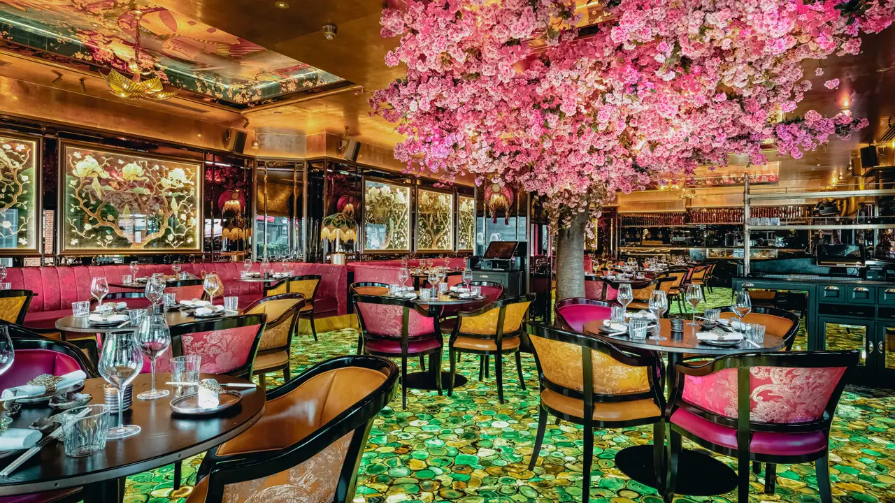 Abu Dhabi Investment Giant Snaps Up Majority Stake in UK's Most Prestigious Hospitality Brands