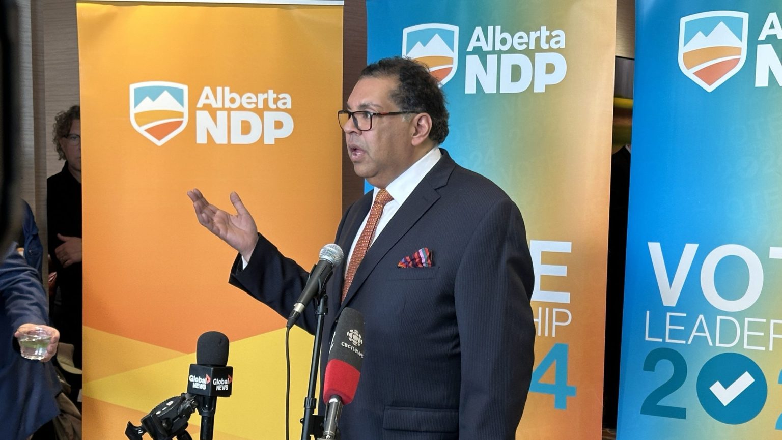 Alberta NDP's Nenshi Facing Steep Polling Uphill as UCP Holds Strong Lead