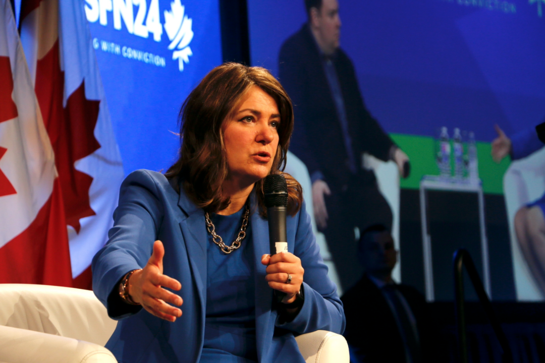 Alberta Premier Smith Expects Carbon Pricing Deal With Ottawa Within Days