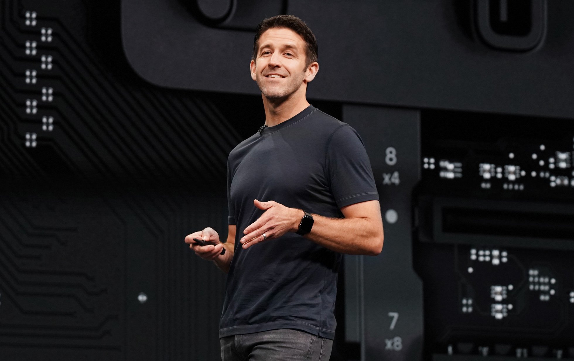 Apple's New Leader Faces Massive AI Test as John Ternus Takes the Helm