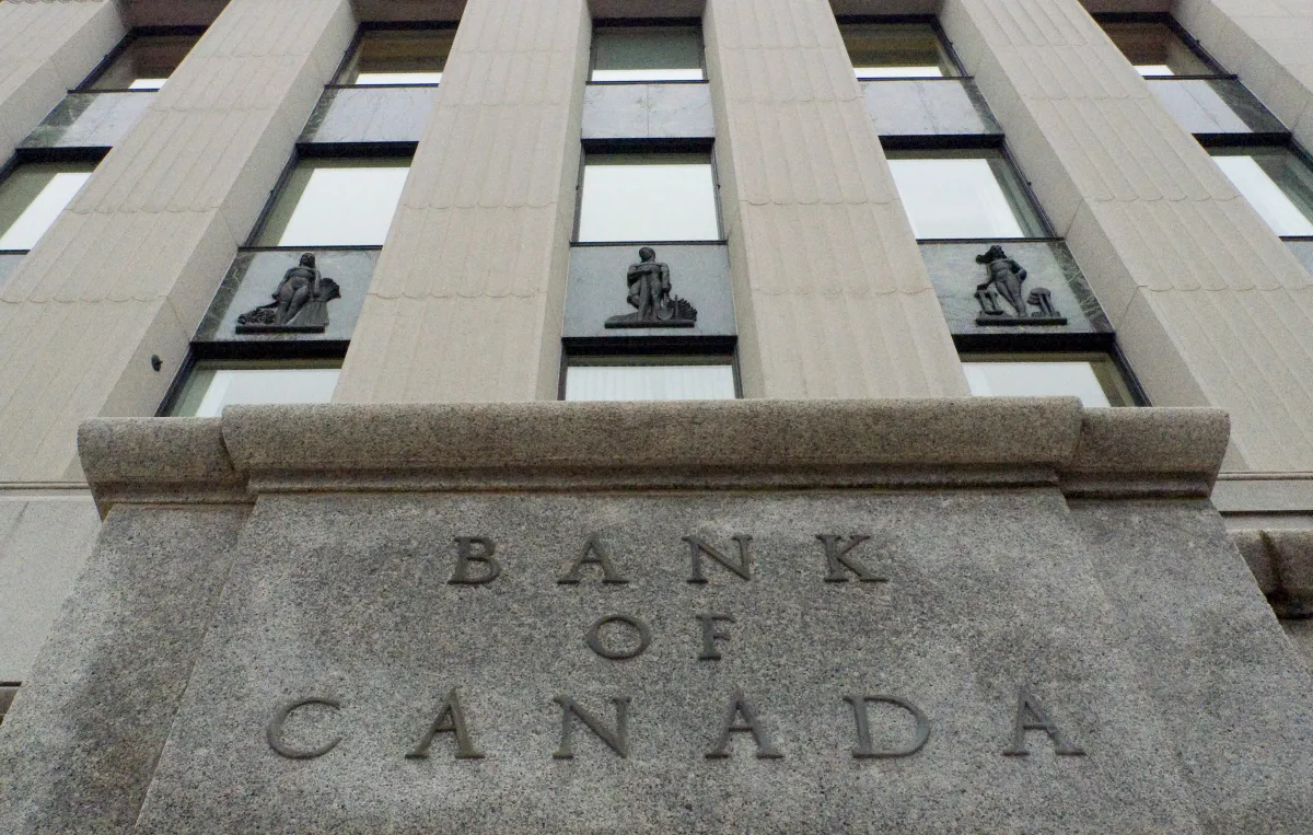 Bank of Canada Pauses Rate Changes as Oil Surge and US Trade Tensions Create Economic Crossroads