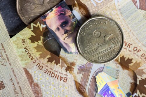 Canadian Dollar Losing Its Oil Connection—What It Means for Your Wallet