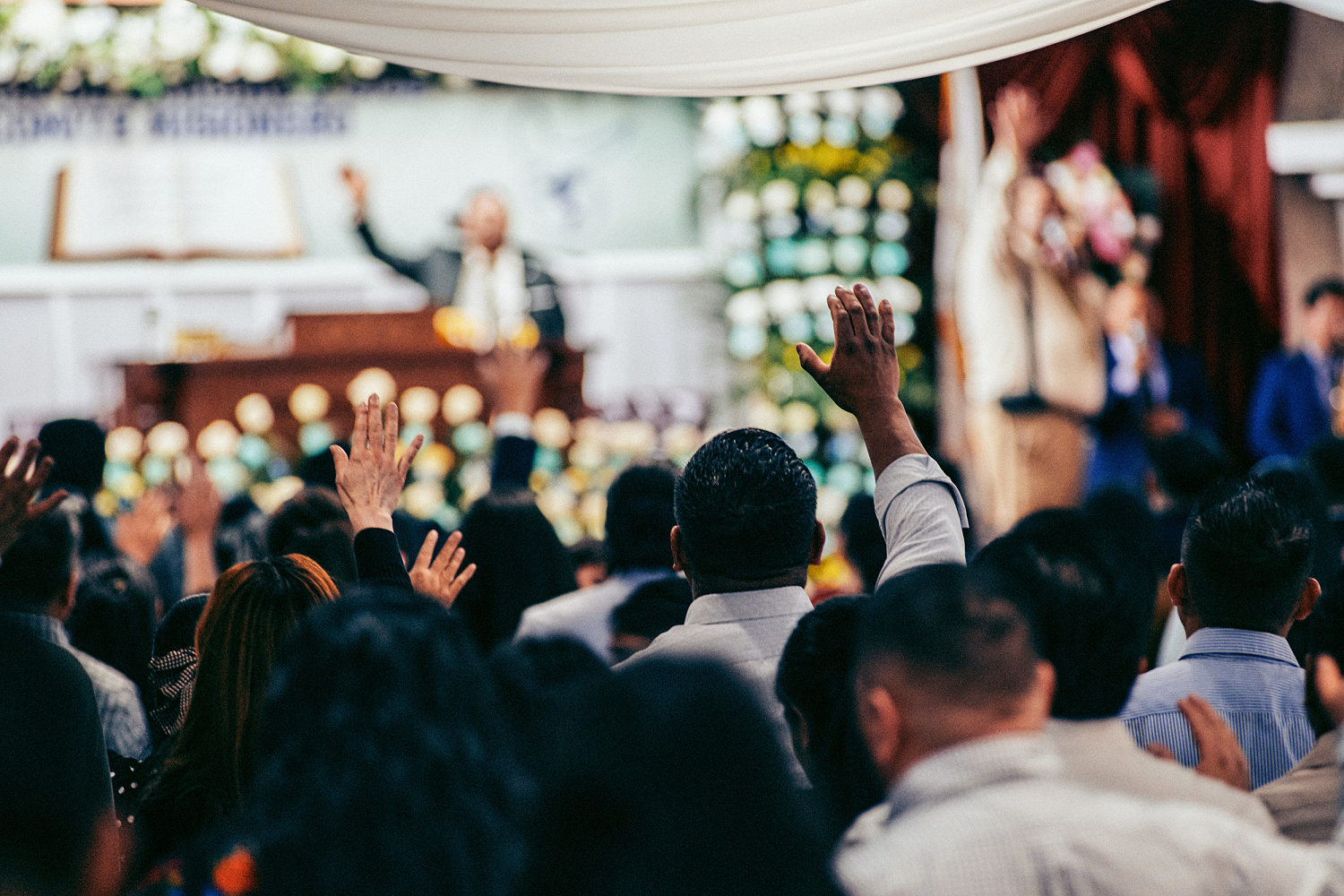 Evangelicals Who Voted for Trump Now Condemn ICE Raids Emptying Their Churches