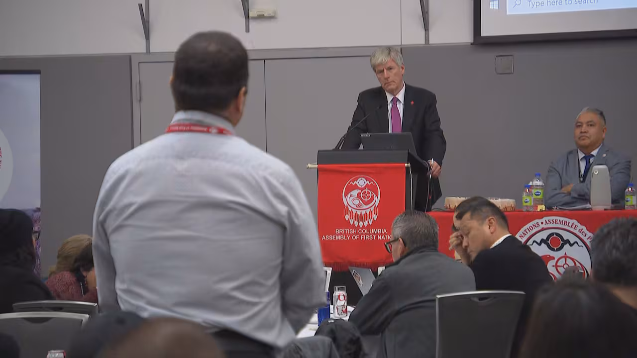 Federal Pipeline Funding Plan: Ottawa Eyes Indigenous Loan Program to Finance Alberta's Pacific Route